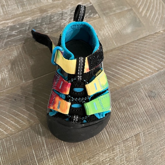 Keen Newport Toddler Rainbow Tie Dye Sandals - Picture 4 of 10